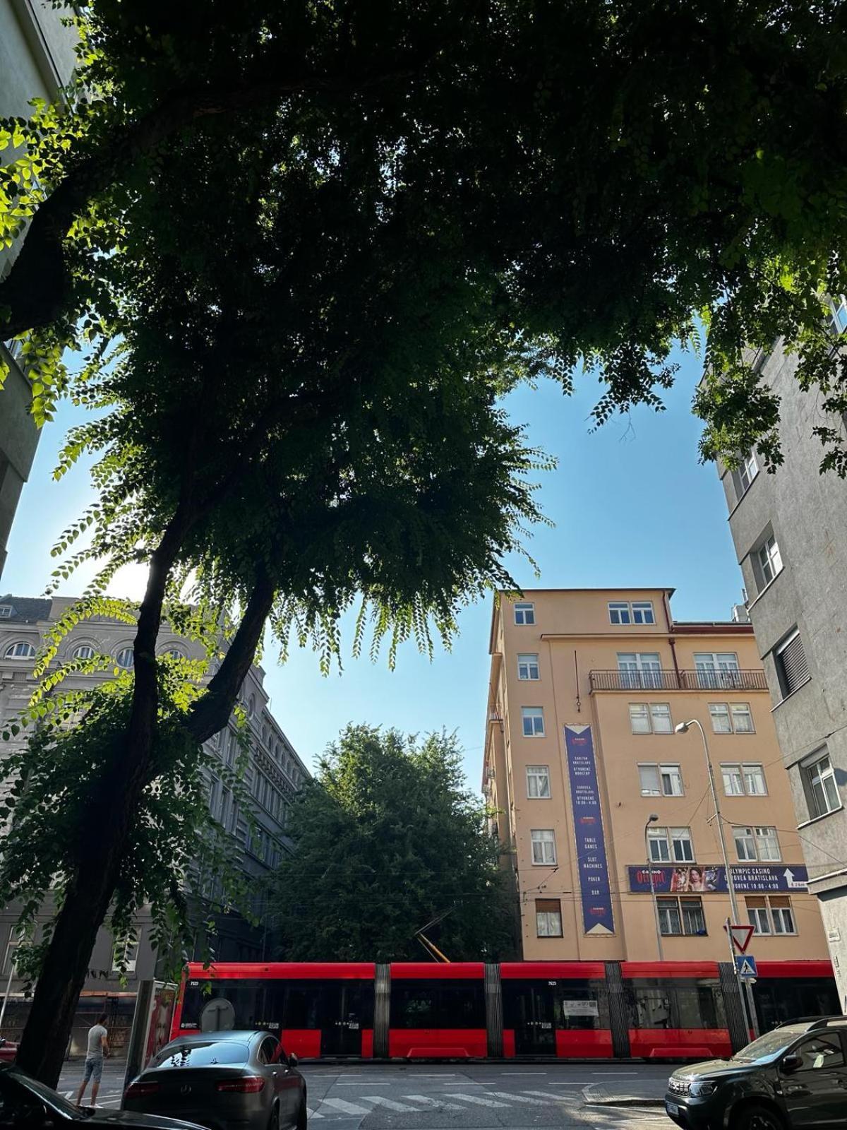 Апартаменты Urban Zenhouse No.2 - Breakfast Included Братислава Экстерьер фото