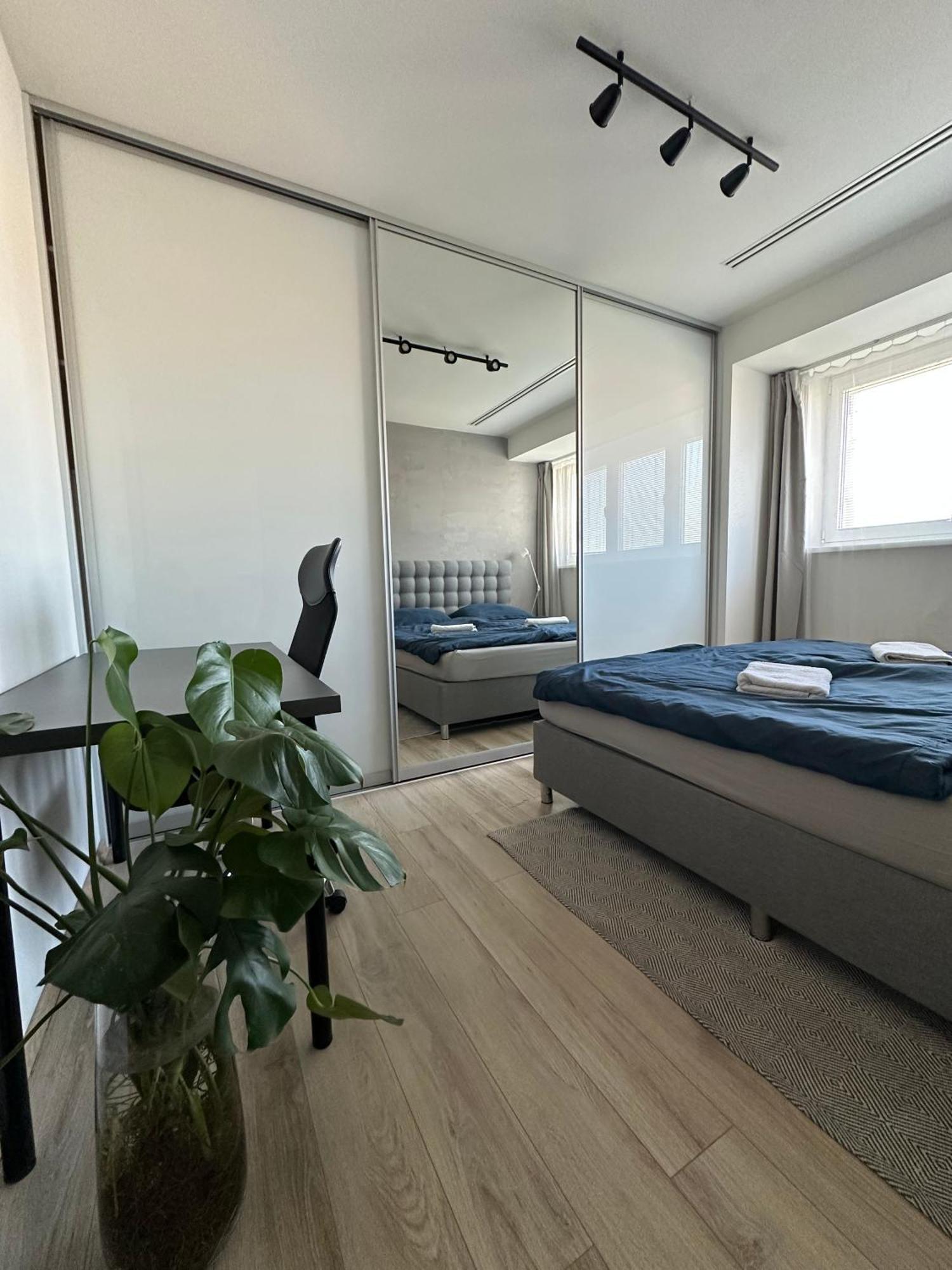 Апартаменты Urban Zenhouse No.2 - Breakfast Included Братислава Экстерьер фото